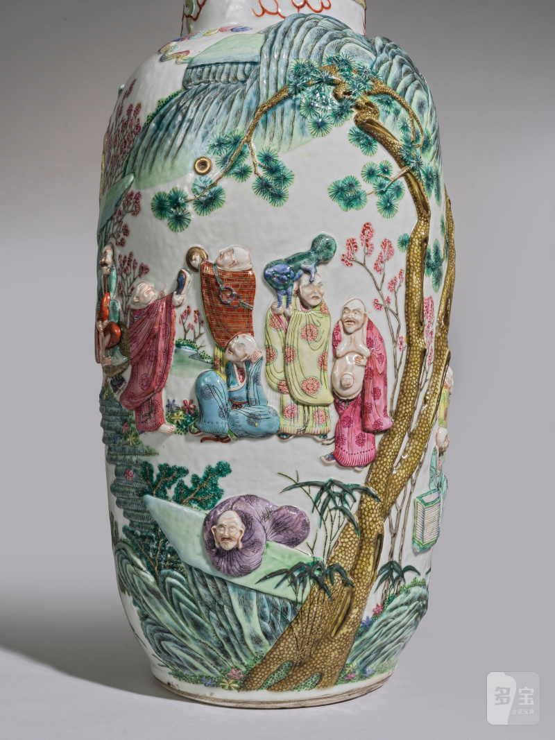清晚期 粉彩凸雕十八羅漢棒槌瓶一對 | PAIRE DE GRANDS VASES EN PORCELAINE DE LA FAMILLE ROSE - 图27